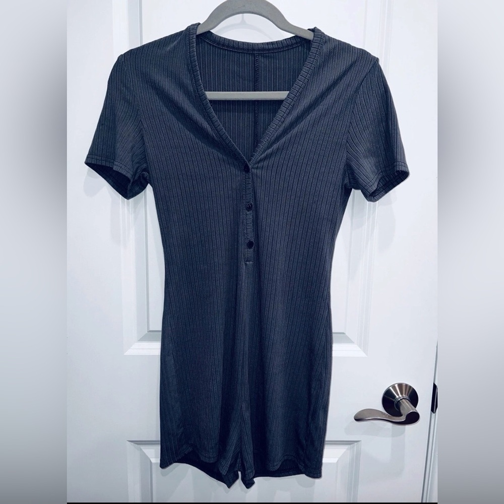Shein Woman’s Gray Casual Ribbed Lounge Romper Pajama Size Medium